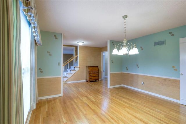 14816 E 33rd Street S, Independence, MO 64055