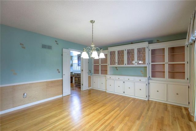 14816 E 33rd Street S, Independence, MO 64055