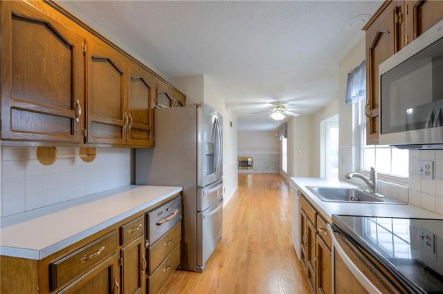 14816 E 33rd Street S, Independence, MO 64055