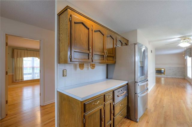 14816 E 33rd Street S, Independence, MO 64055