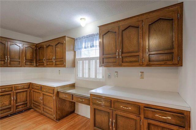 14816 E 33rd Street S, Independence, MO 64055