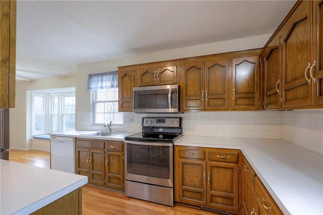 14816 E 33rd Street S, Independence, MO 64055