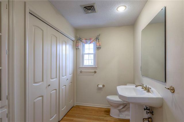 14816 E 33rd Street S, Independence, MO 64055