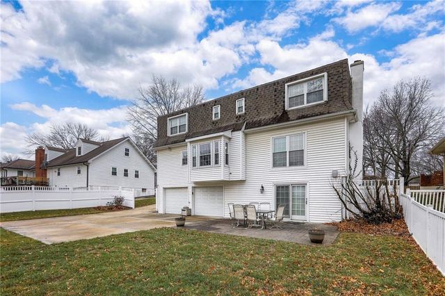 14816 E 33rd Street S, Independence, MO 64055