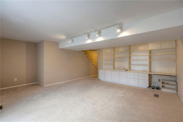 14816 E 33rd Street S, Independence, MO 64055