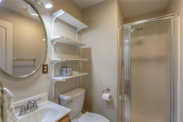 14816 E 33rd Street S, Independence, MO 64055