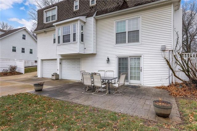 14816 E 33rd Street S, Independence, MO 64055