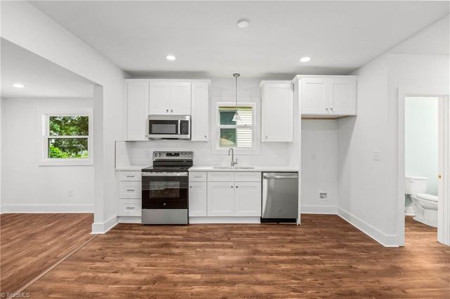 1533 NE 25th Street, Winston-salem, NC 27105