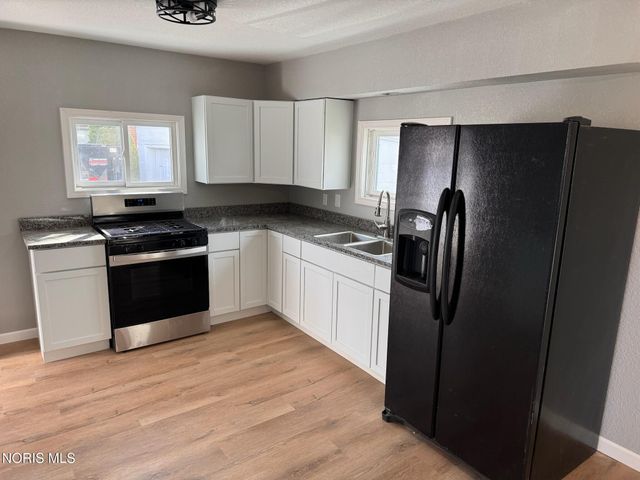 611 W Jackson Street, West Unity, OH 43570