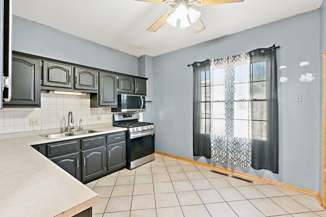 1315 Pershing Boulevard, Clinton, IA 52732