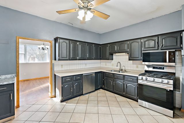 1315 Pershing Boulevard, Clinton, IA 52732