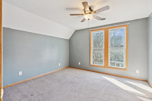 1315 Pershing Boulevard, Clinton, IA 52732