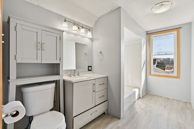 1315 Pershing Boulevard, Clinton, IA 52732