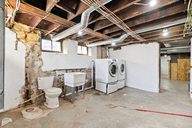 1315 Pershing Boulevard, Clinton, IA 52732