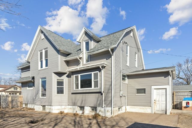 1315 Pershing Boulevard, Clinton, IA 52732