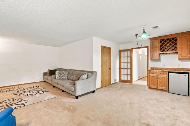 1500 93rd Avenue N, Brooklyn Park, MN 55444