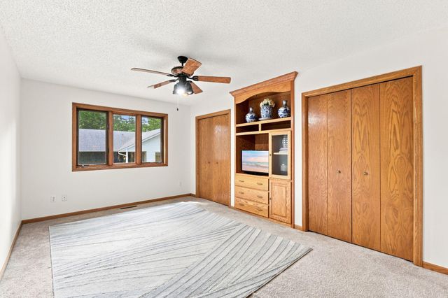1500 93rd Avenue N, Brooklyn Park, MN 55444