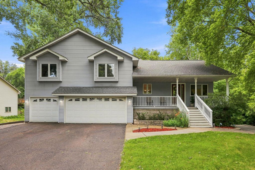 1500 93rd Avenue N, Brooklyn Park, MN 55444