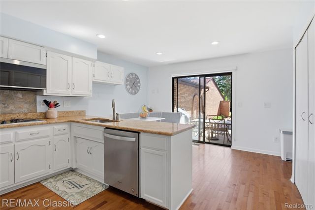 3961 Chablis Street ., West Bloomfield Charter Township, MI 48323