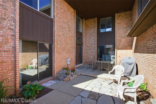 3961 Chablis Street ., West Bloomfield Charter Township, MI 48323
