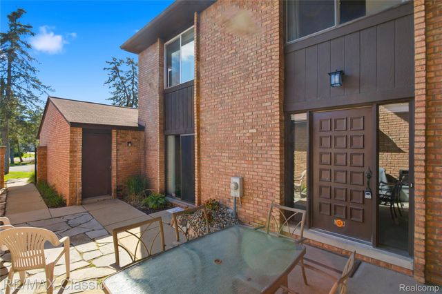 3961 Chablis Street ., West Bloomfield Charter Township, MI 48323