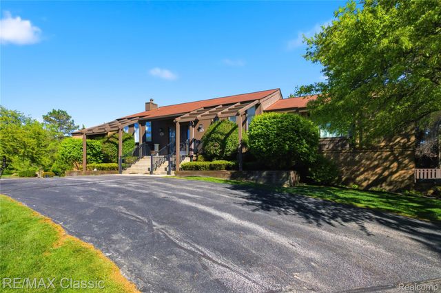 3961 Chablis Street ., West Bloomfield Charter Township, MI 48323