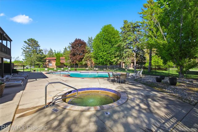 3961 Chablis Street ., West Bloomfield Charter Township, MI 48323