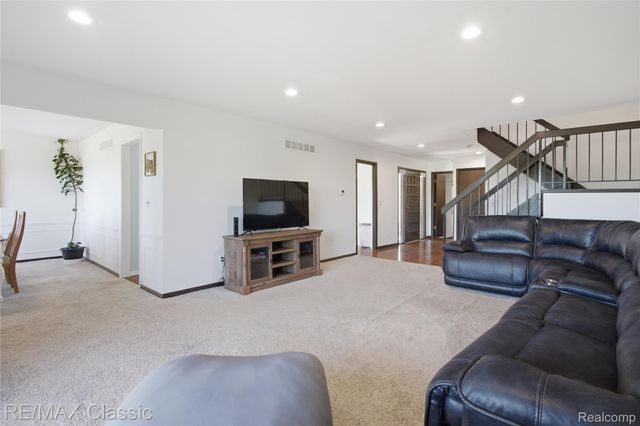 3961 Chablis Street ., West Bloomfield Charter Township, MI 48323