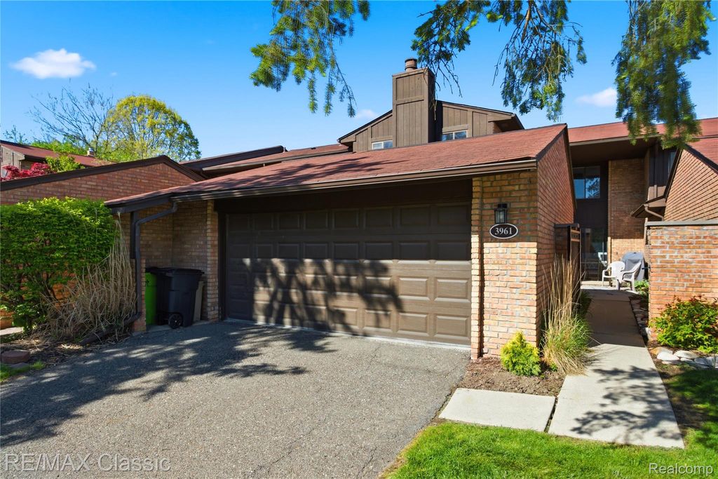 3961 Chablis Street ., West Bloomfield Charter Township, MI 48323