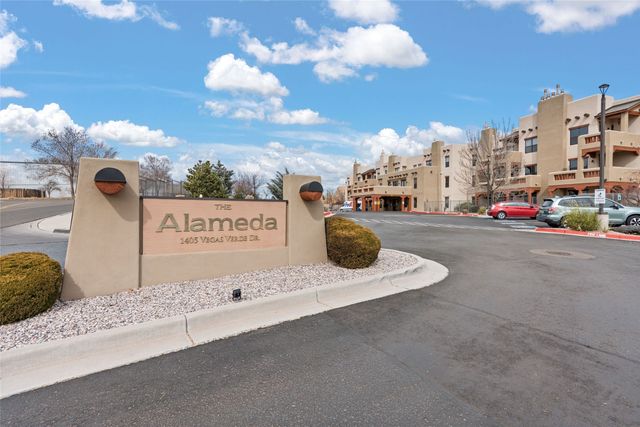 1405 Vegas Verdes Drive 304, Santa Fe, NM 87507