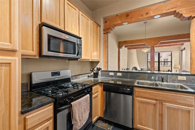 1405 Vegas Verdes Drive 304, Santa Fe, NM 87507