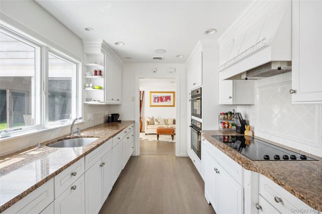 89 South Road, Westhampton Beach, NY 11978