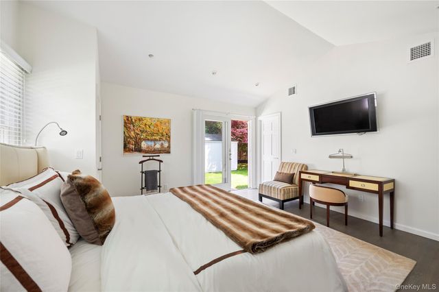 89 South Road, Westhampton Beach, NY 11978