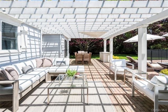 89 South Road, Westhampton Beach, NY 11978