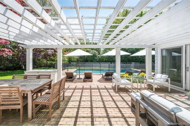 89 South Road, Westhampton Beach, NY 11978