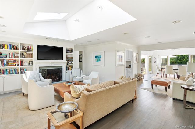 89 South Road, Westhampton Beach, NY 11978