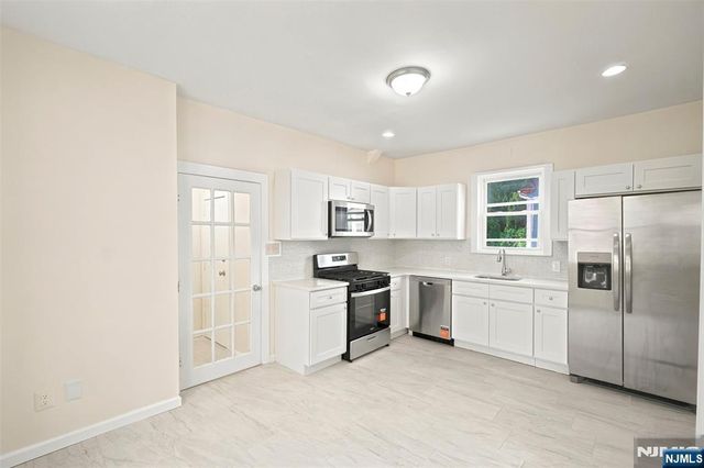 359-361 18th Street, Newark, NJ 07103