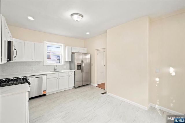 359-361 18th Street, Newark, NJ 07103