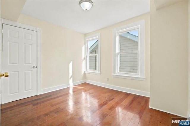 359-361 18th Street, Newark, NJ 07103