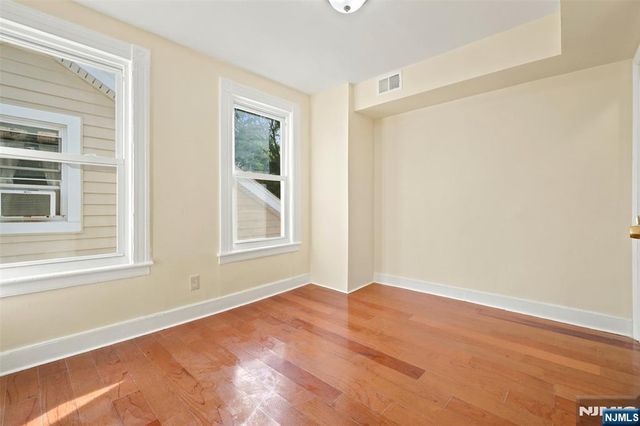 359-361 18th Street, Newark, NJ 07103