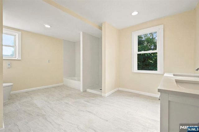 359-361 18th Street, Newark, NJ 07103