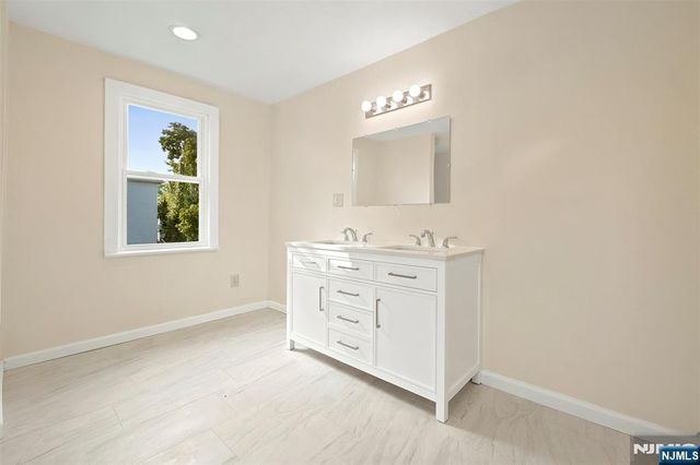 359-361 18th Street, Newark, NJ 07103