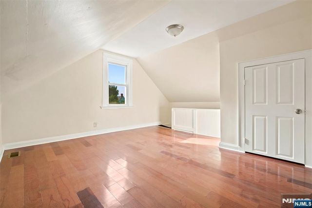 359-361 18th Street, Newark, NJ 07103