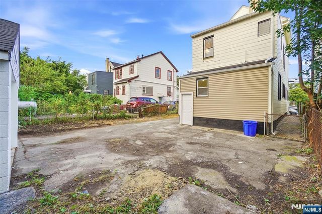 359-361 18th Street, Newark, NJ 07103