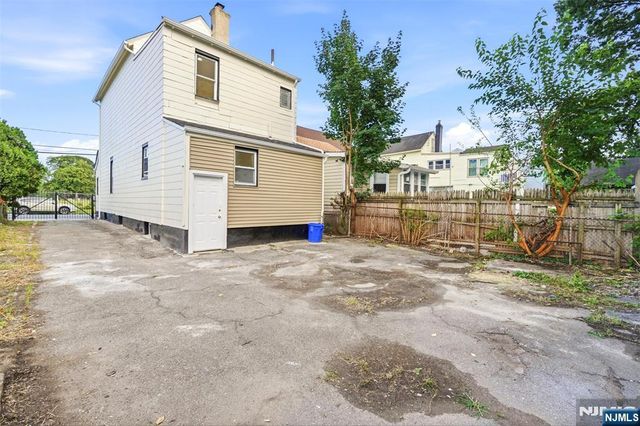 359-361 18th Street, Newark, NJ 07103