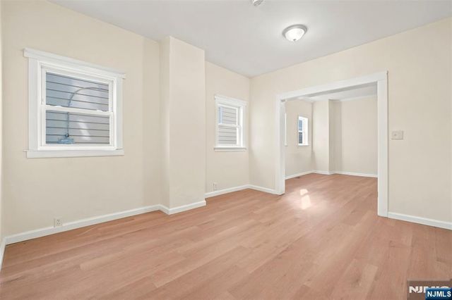359-361 18th Street, Newark, NJ 07103