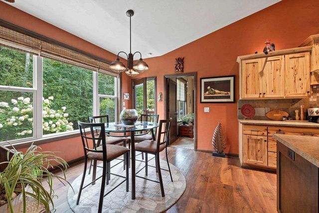 1048 FAVERSHAM WAY, Green Bay, WI 54313