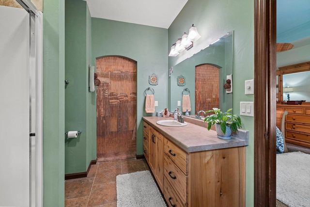 1048 FAVERSHAM WAY, Green Bay, WI 54313