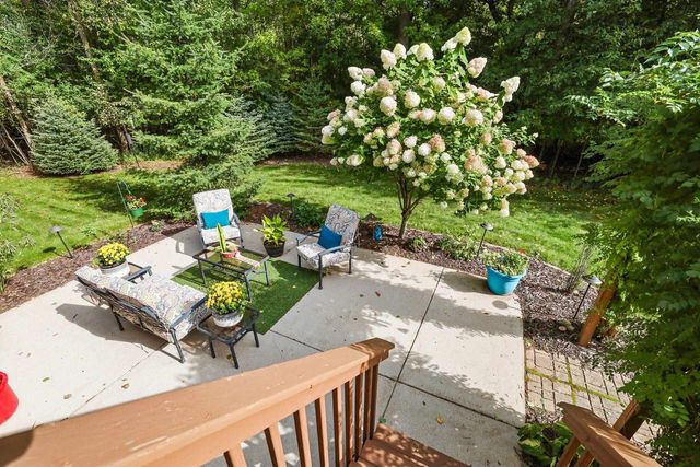 1048 FAVERSHAM WAY, Green Bay, WI 54313