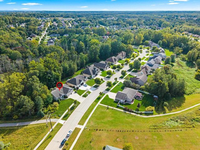 1048 FAVERSHAM WAY, Green Bay, WI 54313